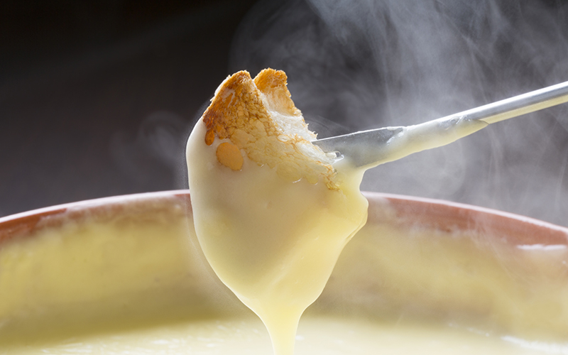 Classic Swiss Cheese Fondue Recipe