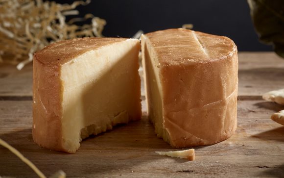 Godminster Cheyney’s Fortune Oak-Smoked Cheddar - Image 2