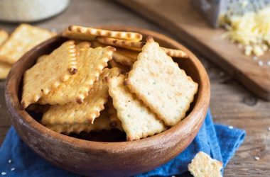 Cheddar Crackers