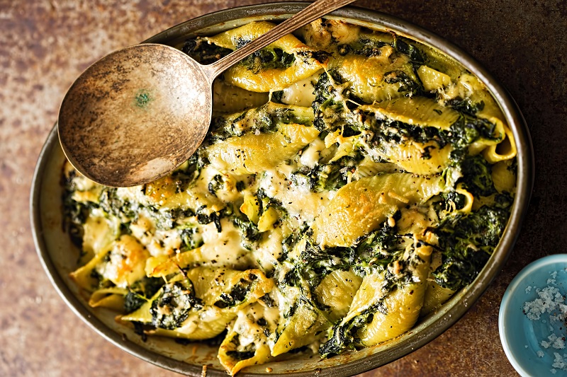 Spinach, pasta and blue cheese bake