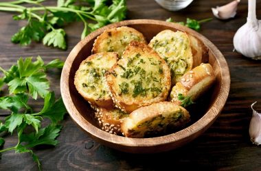 Green Thunder Garlic Bread