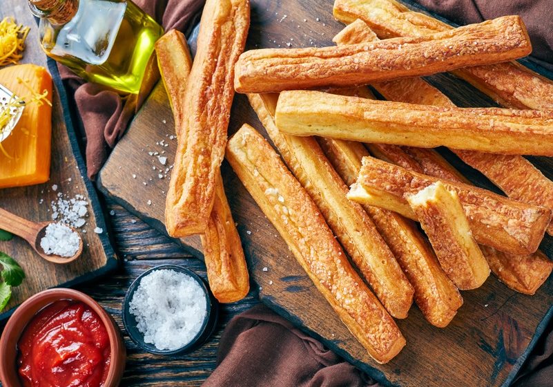 Cayenne Cheddar Straws