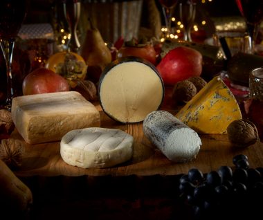 The Gourmet Christmas Cheese Box Christmas Cheese Gift Pong Cheese Christmas Cheeseboard Gift Ideas