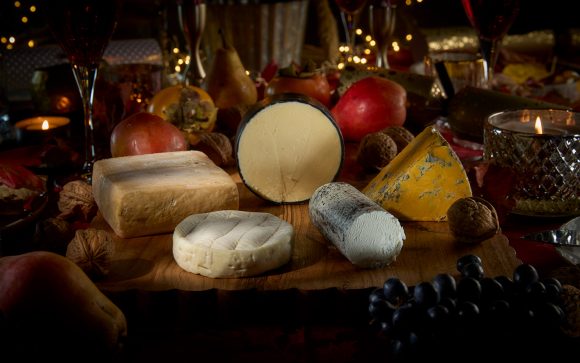 The Gourmet Christmas Cheese Box Christmas Cheese Gift Pong Cheese Christmas Cheeseboard Gift Ideas